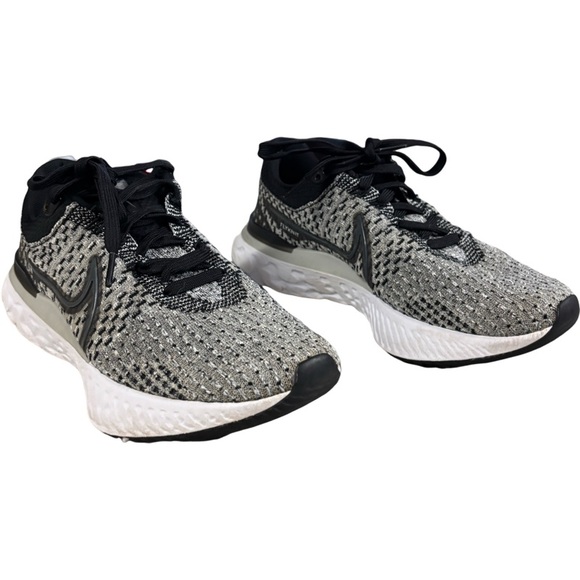 Nike Women's React Infinity Flyknit 3  Black/DK Smoke Grey-Grey Fog Size 10